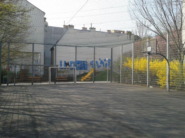 Profile of the basketball court Braunhirschenpark, Vienna, Austria