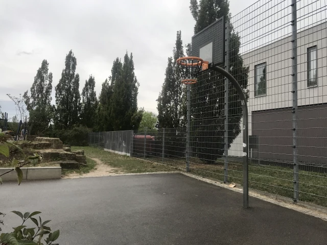 Profile of the basketball court Spielplatz Berliner Straße, Dresden, Germany