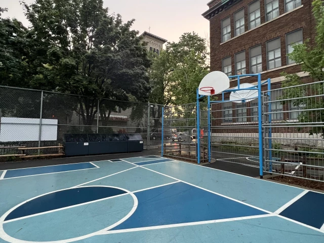 Profile of the basketball court École primaire Saint-Pierre-Claver, Montreal, Canada