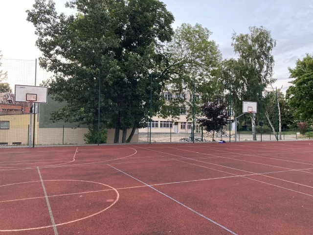 Profile of the basketball court Obywatelska, Gdańsk, Poland