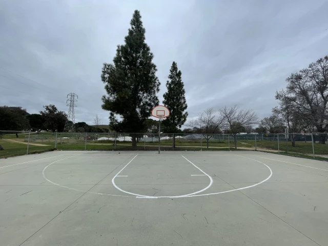 Profile of the basketball court Morgan Hill Community Park, Morgan Hill, CA, United States
