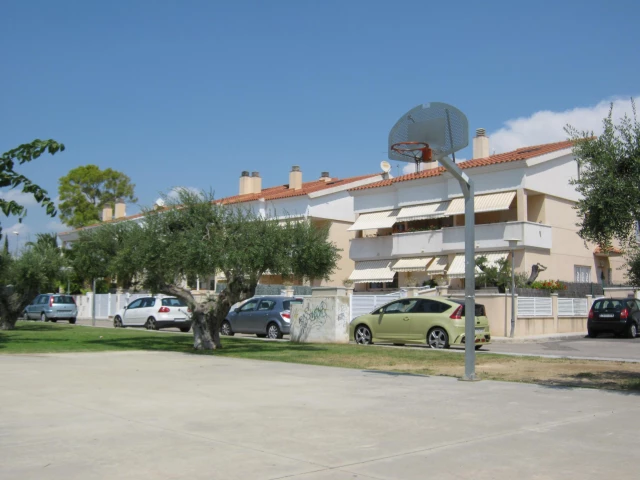 Profile of the basketball court Clara Playground, Torredembarra, Spain