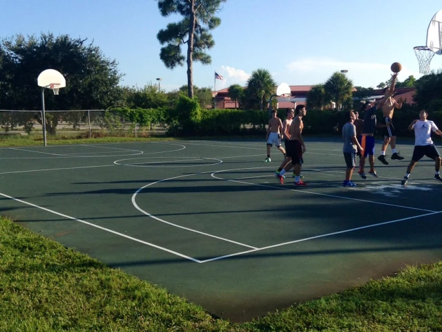 Profile of the basketball court Pinewood Courts, Stuart, FL, United States