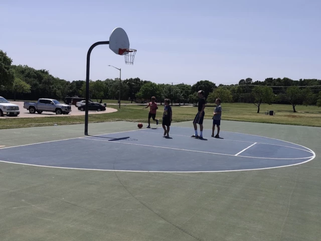 Profile of the basketball court South Lakes Park, Denton, TX, United States