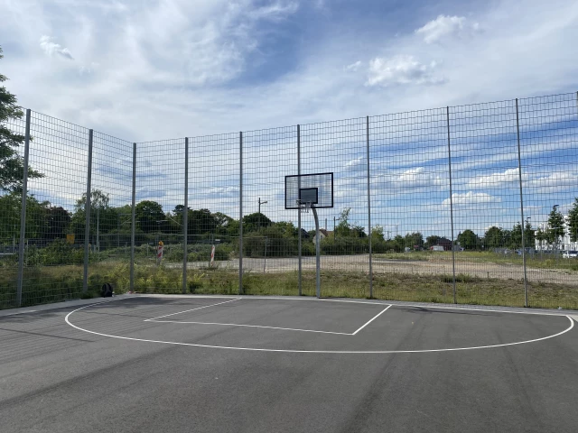 Profile of the basketball court Court an der Ladestraße, Meerbusch, Germany
