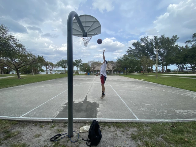 Profile of the basketball court Lakeside Park, North Palm Beach, FL, United States