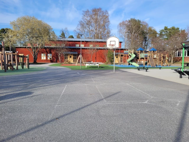 Profile of the basketball court Djurö Skola 2, Djurhamn, Sweden