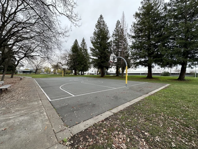 Profile of the basketball court Finley Community Park, Santa Rosa, CA, United States