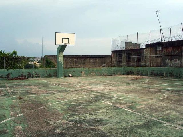 Profile of the basketball court Santa Barbara Playground, Santo Domingo, Dominican Republic