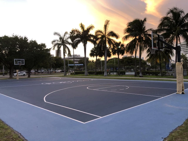 Profile of the basketball court Seamans Park, Miami, FL, United States