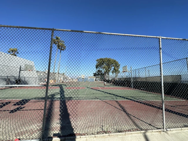 Profile of the basketball court Bayshore Courts, Long Beach, CA, United States