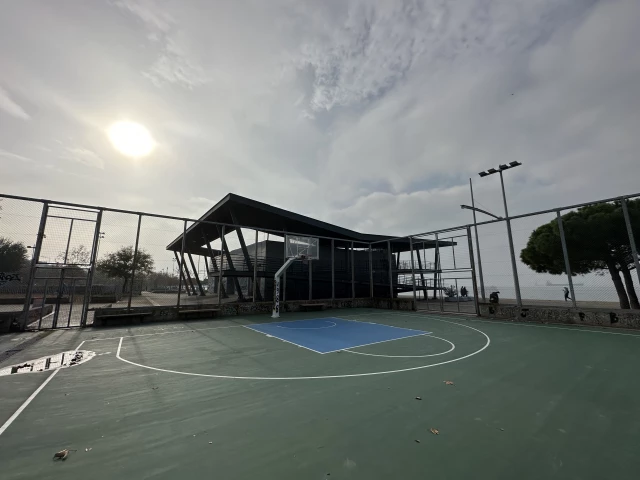 Profile of the basketball court Nea Paralia Open Air Basketball Court, Thessaloniki, Greece