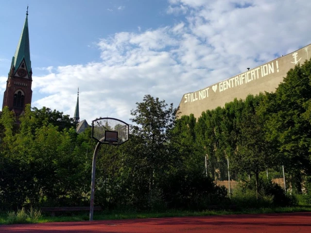 Basket - North West side