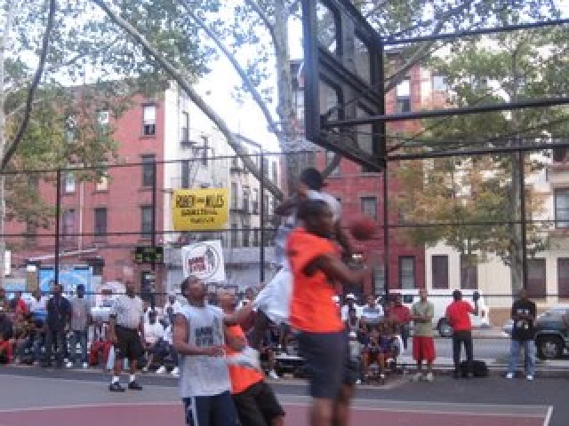 Profile of the basketball court Raymond Bush Playground, Brooklyn, NY, United States