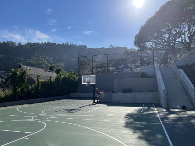 Profile of the basketball court Southview Park, Sausalito, CA, United States