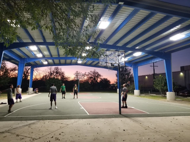 Profile of the basketball court Harlandale Park, San Antonio, TX, United States