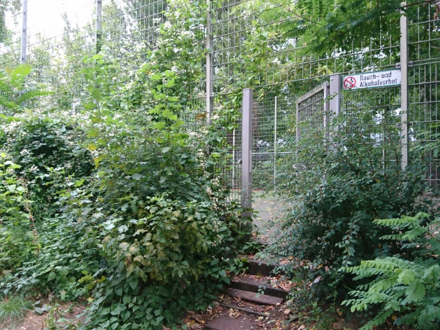 Court with restricted access - access from Ebersstraße