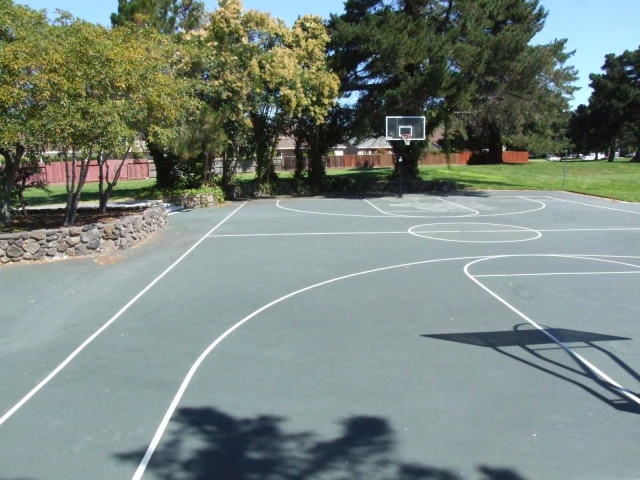 Profile of the basketball court Edgewater Park, San Mateo, CA, United States