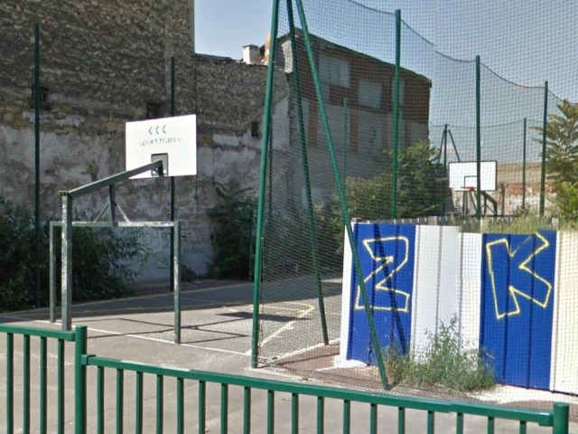 Profile of the basketball court Bac, Clichy, France