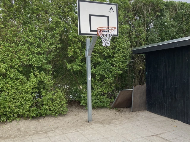 Profile of the basketball court Dyssegaardsskolen, Hellerup, Denmark