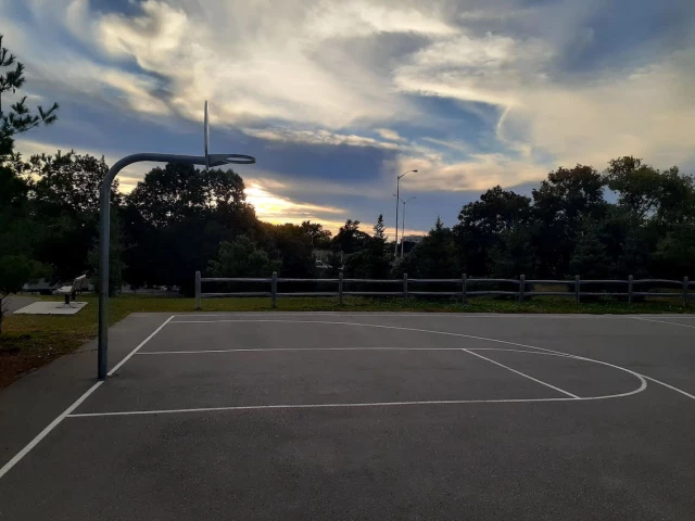 Profile of the basketball court Reid Park, Ottawa, Canada