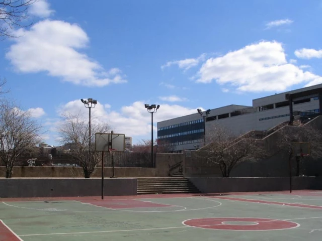Profile of the basketball court Roberto Clemente State Park, Bronx, NY, United States
