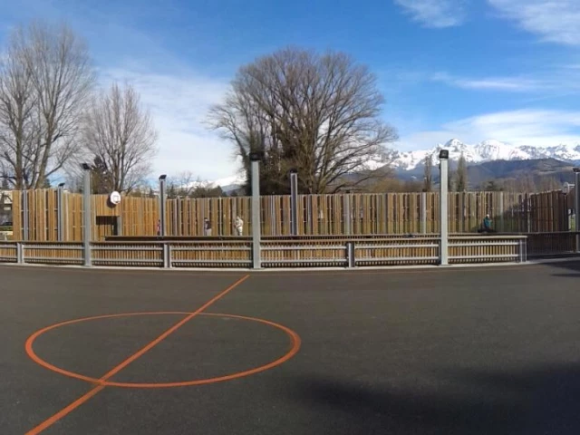 Profile of the basketball court Ouest Playground, Saint-Martin-d'Hères, France