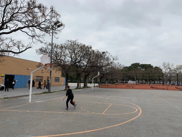Profile of the basketball court Parque Bomberos, Valencia, Spain