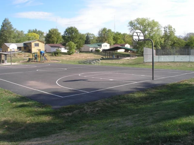 Profile of the basketball court Lexington Heights Park, Cincinnati, OH, United States