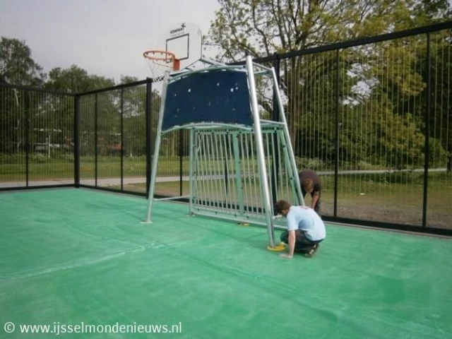 Profile of the basketball court Veldje bij Emelissedijk, Rotterdam, Netherlands