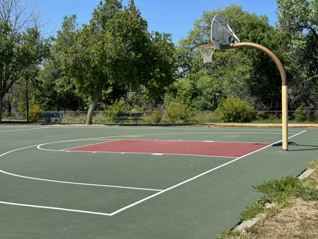Profile of the basketball court Southwood Park, Vacaville, CA, United States