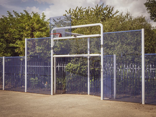 Profile of the basketball court Leigh Skate park Basketball Court, Southend-on-Sea, United Kingdom