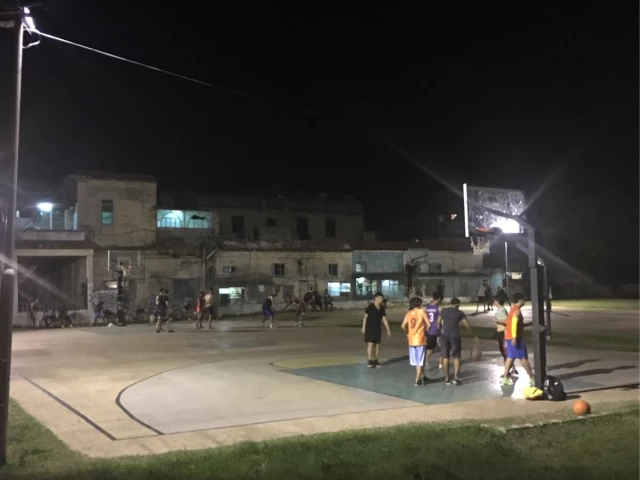 Profile of the basketball court 23 y B, Havana, Cuba