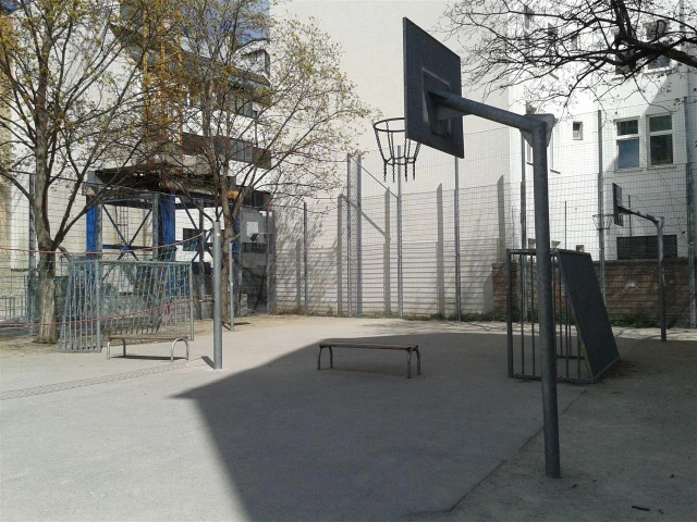 Profile of the basketball court Manes Sperber Park, Wien, Austria