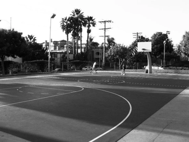Profile of the basketball court McCambridge Park, Burbank, CA, United States