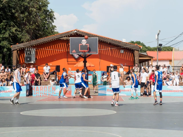 Gorky Park - Basketball Court
