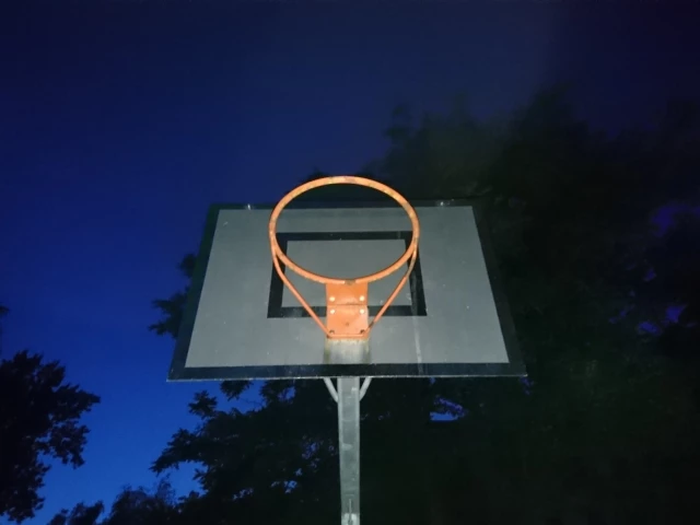 Basket - West side
