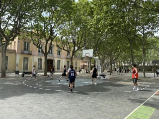Photo of the basketball court “Parc de l'Espanya Industrial” in Barcelona, Spain
