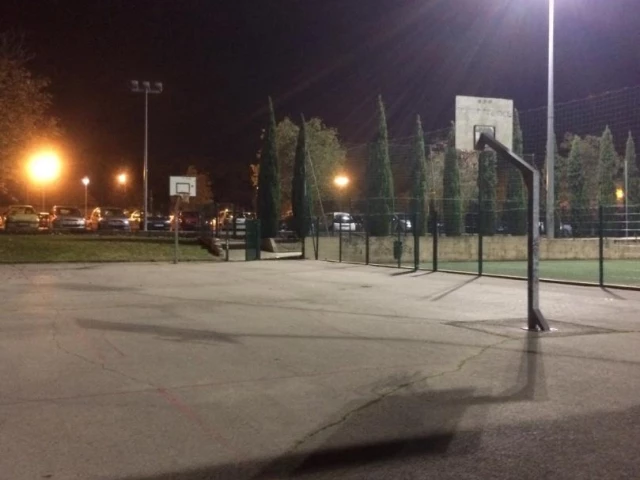 Profile of the basketball court Stade Carcassonne - derrière gymnase, Aix-en-Provence, France