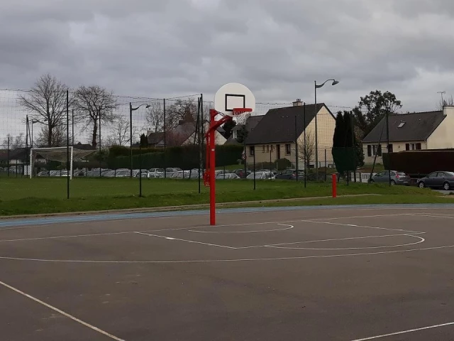 Profile of the basketball court Parc des Sports, Breteil, France