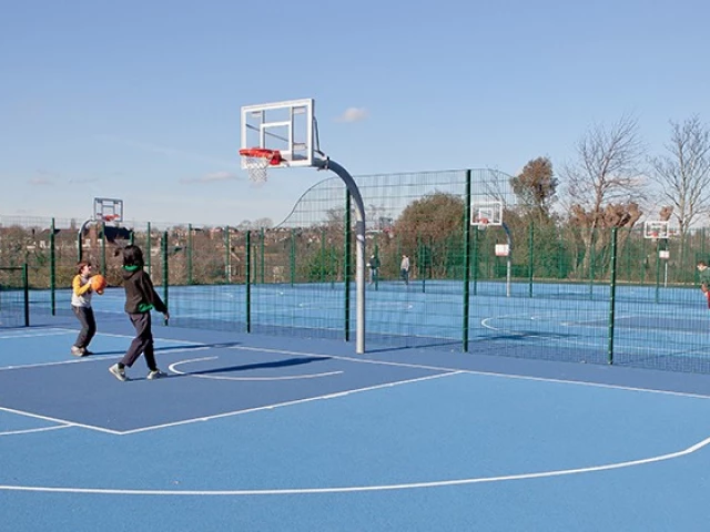 London Basketball Court: Finsbury Park – Courts of the World