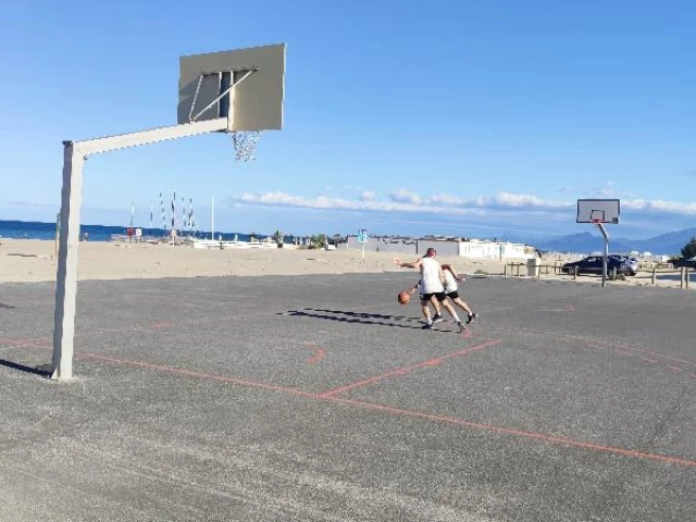 Profile of the basketball court Terrain de l'Héliport - Quai 66, Canet-en-Roussillon, France