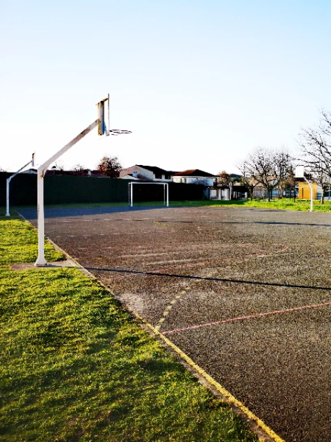 Profile of the basketball court Playground Leo Lagrange, Parempuyre, France