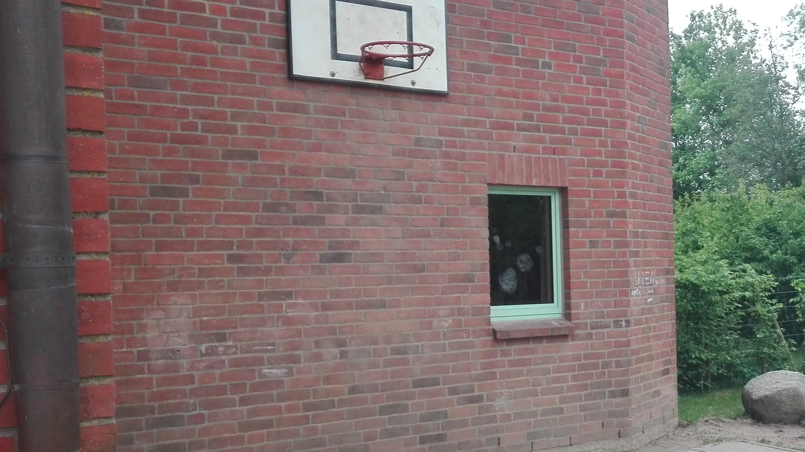 Kiel Basketball Court: Korb an der Waldorfschule Kiel – Courts of the World