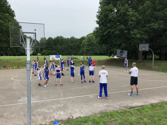 BV Aquila Outdoor Basketball Clinic
