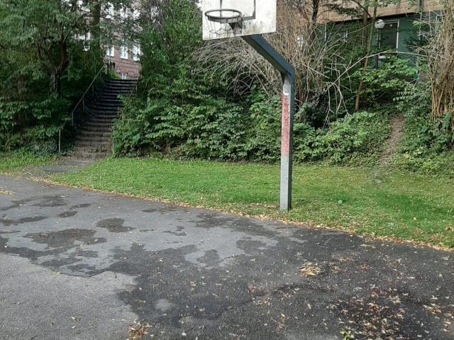 Profile of the basketball court Spielplatz Christian-Friedrich-Voigt-Platz, Flensburg, Germany