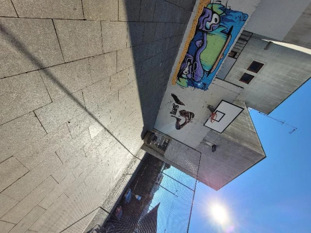 Profile of the basketball court Rua de Miragaia, Porto, Portugal