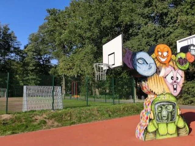Profile of the basketball court Kleiner Streetball Court am Ende des Großspielplatzes, Osnabrück, Germany