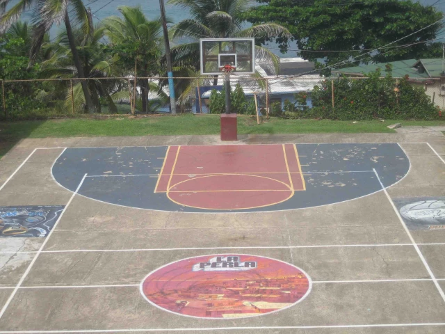 Profile of the basketball court La Perla, San Juan, Puerto Rico