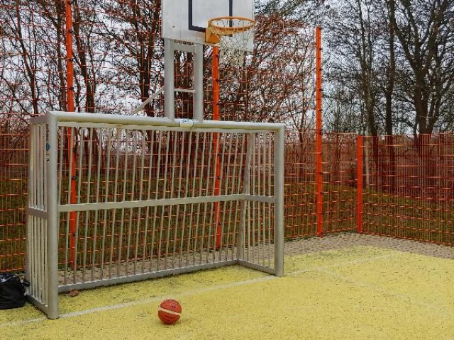 Profile of the basketball court Gymnasium Reutershagen, Rostock, Germany